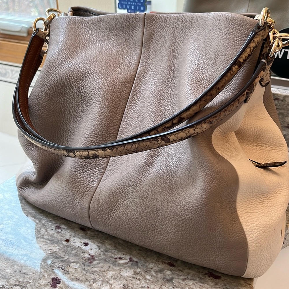 Coach shoulder bag